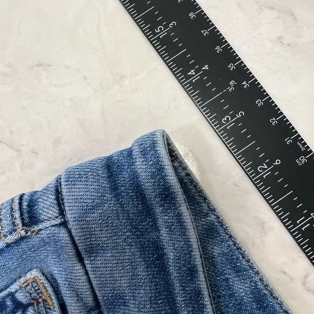 Good American Good Legs Cropped Mini Boot Jeans - Picture 5 of 9